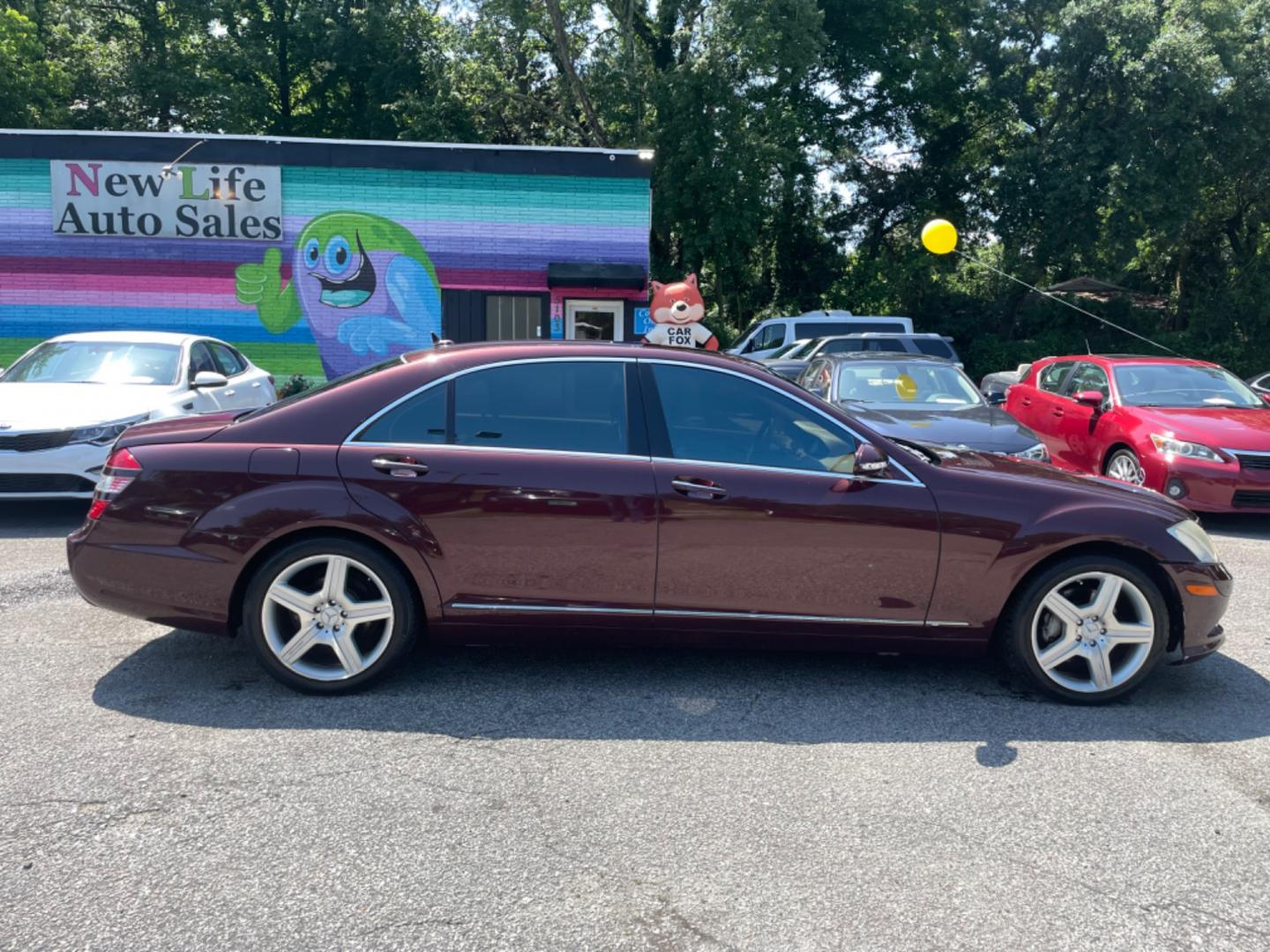 2008 RED MERCEDES-BENZ S-CLASS S 550 (WDDNG71X18A) with an 5.5L engine, Automatic transmission, located at 5103 Dorchester Rd., Charleston, SC, 29418-5607, (843) 767-1122, 36.245171, -115.228050 - Photo#7